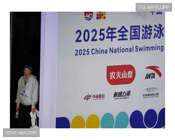 特雷西·考尔金斯强势领跑混合泳赛场,再夺冠军彰显霸主实力 特雷西·考尔金斯强势领跑混合泳赛场,再夺冠军彰显霸主实力