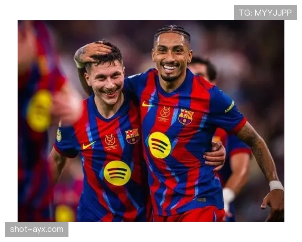 拉菲尼亚远射神级集锦引爆热议，展现顶级竞技状态